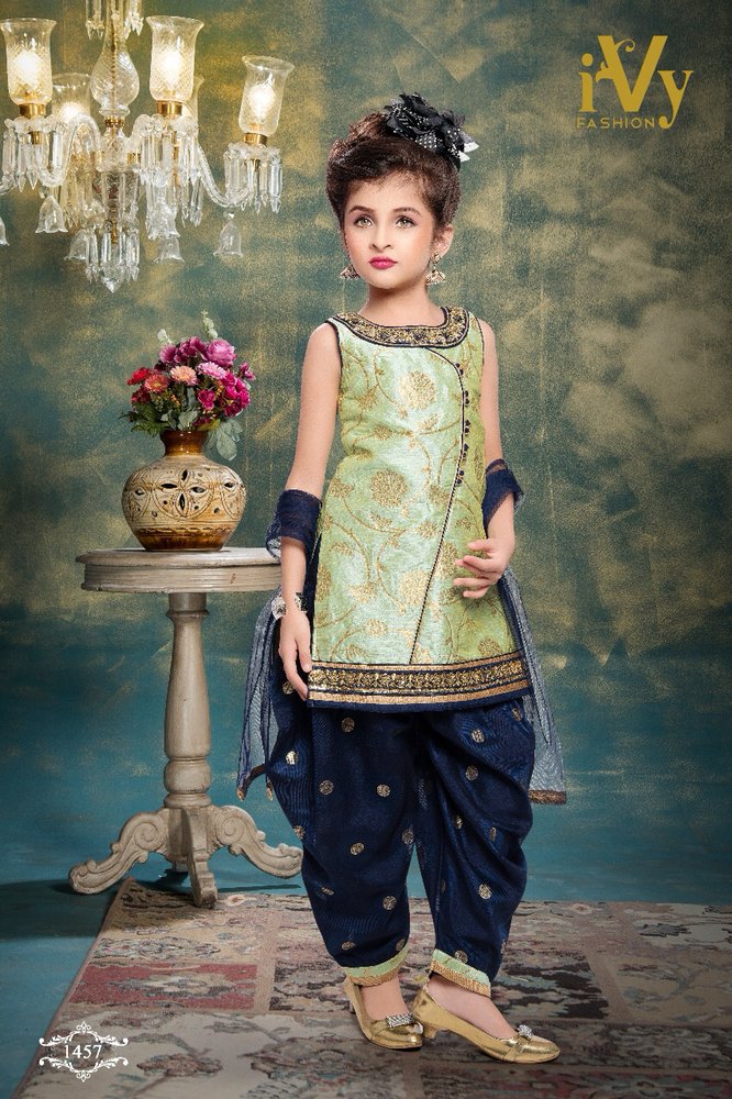 RIYA’S EXCLUSIVE Updated September 2024 1685 Church St, Decatur