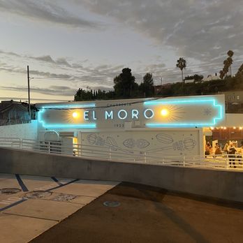 El Moro - Awesome to have a little bit of authentic Mexico City dessert in Silverlake! Give it a try - Desserts Near Me - Los Angeles, California