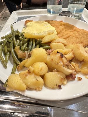 GALERIA Düsseldorf Königsallee by null