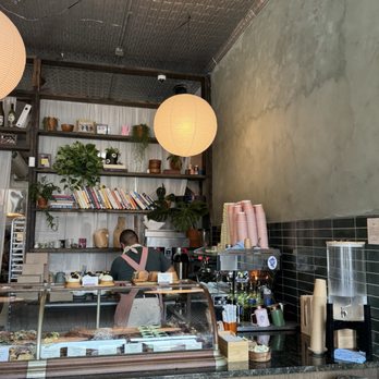 Del Sur Bakery & Cafe - Vibe - Filipino Near Me - Chicago, Illinois