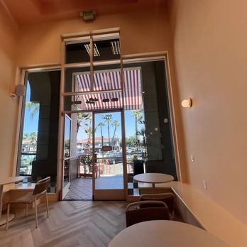 Whata Peach - From the front - Juice Bars & Smoothies Near Me - Encino, California