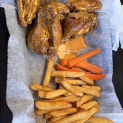 8 pc wings with fire pio pio sauce