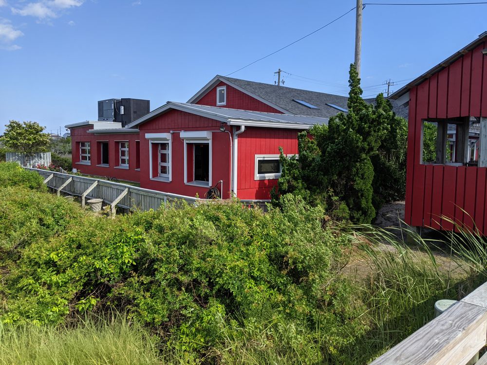 Amos Mosquito's Restaurant & Bar