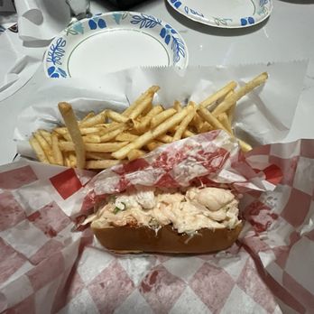 Aquabite Market & Kitchen - Lobster roll - Seafood Markets Near Me - Corpus Christi, Texas