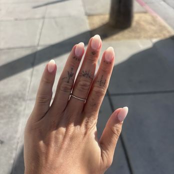 Elegant Nails - Nail Salons Near Me - Santa Monica, California