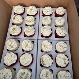 Red Velvet Cupcake Vanilla Cupcakes Red Velvet Cupcake Vanilla Cupcakes