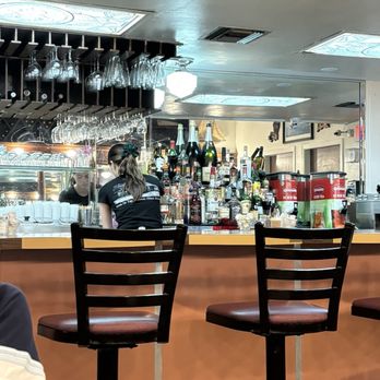 RUSSELL’S MARINA GRILL - Updated July 2024 - 684 Photos & 387 Reviews