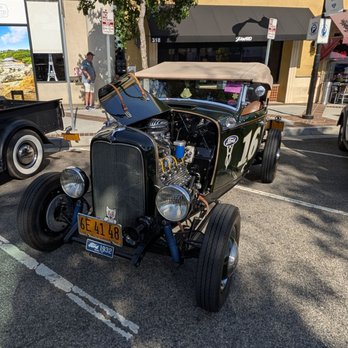 Glendale Cruise Night - Festivals Near Me - Glendale, California