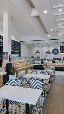 Paris Baguette by null