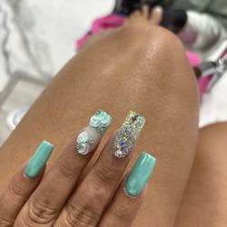 Maya Nails & Beauty