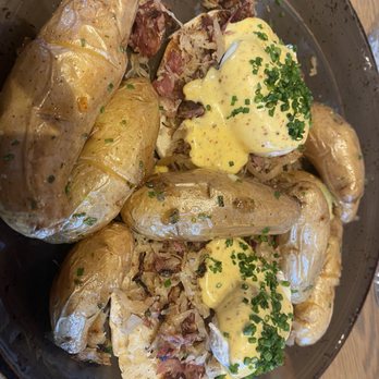 Guinness Open Gate Brewery - Corned beef Benedict - Breweries Near Me - Chicago, Illinois Guinness Open Gate Brewery - Corned beef Benedict - Breweries Near Me - Chicago, Illinois