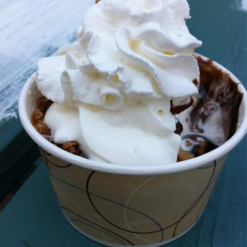 Rich & Creamy - Turtle Sundae!! - Ice Cream & Frozen Yogurt Near Me - Joliet, Illinois
