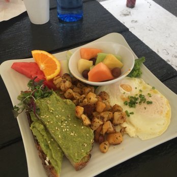 Belle's - Avocado Toast ($13) - Cafes Near Me - Newport, Rhode Island