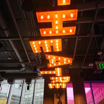 Moxy Boston Downtown - Hotels Near Me - Boston, Massachusetts