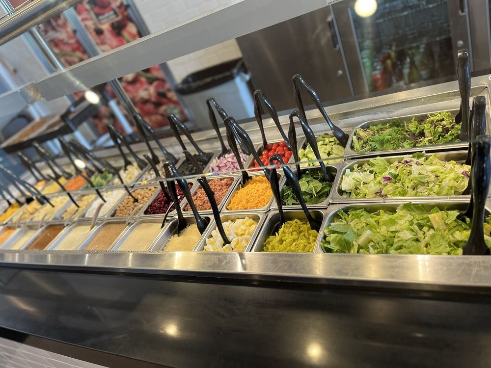 Round Table Pizza - Photo 2