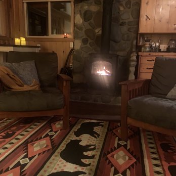 Betsy's Cabins at Mount Rainier - Barely left this spot - Vacation Rentals Near Me