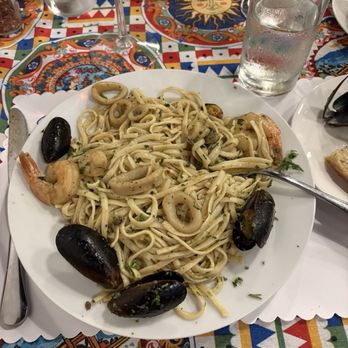 Savia - Linguine and clam sauce with seafood - Italian Near Me - Boca Raton, Florida Savia - Linguine and clam sauce with seafood - Italian Near Me - Boca Raton, Florida
