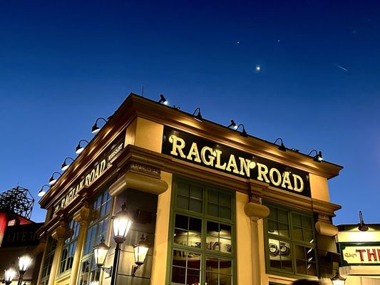 Raglan Road Irish Pub by null