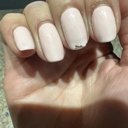 Gel manicure chipped after 3 days Gel manicure chipped after 3 days