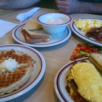 Huddle House - Grits and Toast with a waffle. - Diners Near Me - Scottsville, Kentucky Huddle House - Grits and Toast with a waffle. - Diners Near Me - Scottsville, Kentucky