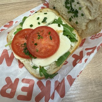 Anker - Veggie Gouda Cheese breakfast sandwich - Bakeries Near Me - Salzburg, 5