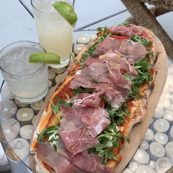 Sandbar Rooftop - Moscow mule and margarita with the prosciutto mozzarella pinsa. It was delicious. - Cocktail Bars Near Me - New York, New York