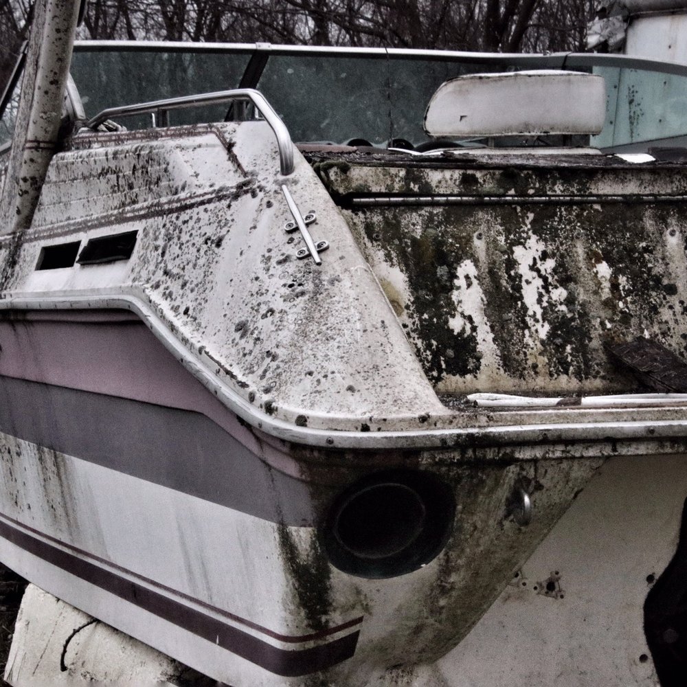 Starved Rock Marina - That'll buff right out - Boat Repair Near Me - Ottawa, Illinois