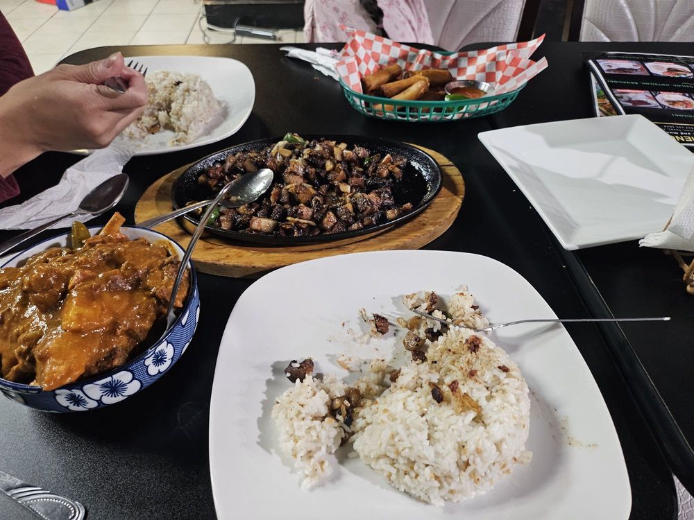 Food from Pasayahan Sa Nayon