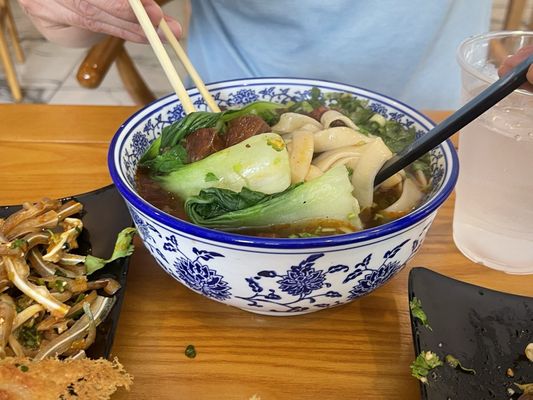 Mian noodles and dumplings by null