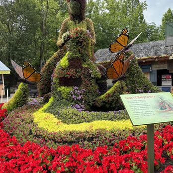 Dollywood - Coat of many colors - Amusement Parks Near Me - Pigeon Forge, Tennessee Dollywood - Coat of many colors - Amusement Parks Near Me - Pigeon Forge, Tennessee