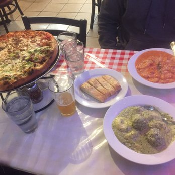 La Siciliana - Pizza, pesto ravioli, gnocchi, breadsticks - Pizza Near Me - Willits, California