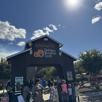 Bishop's Pumpkin Farm - Welcome sign - Christmas Trees Near Me - Wheatland, California