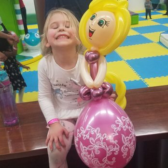 BeeGiggles Entertainment - Wonderful detail in balloon characters! - Face Painting Near Me