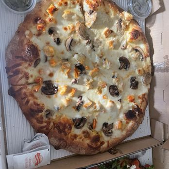 Verdugo Pizza - Alfredo Pizza - Pizza Near Me - Glendale, California