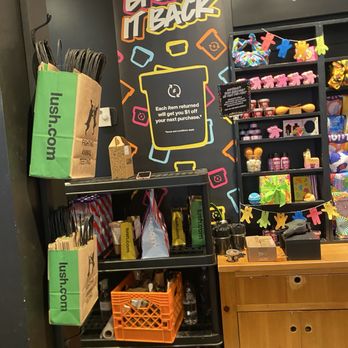Lush - Cosmetics & Beauty Supply Near Me - Arlington, Virginia Lush - Cosmetics & Beauty Supply Near Me - Arlington, Virginia