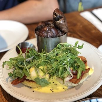 Scratch Kitchen - B.L.T egg Benny - Breakfast & Brunch Near Me - Honolulu, Hawaii Scratch Kitchen - B.L.T egg Benny - Breakfast & Brunch Near Me - Honolulu, Hawaii
