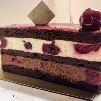 Mori Yoshida - Forêt Noir Gateau (Black Forest Cake) 2/3/24 - Desserts Near Me - Paris, 75