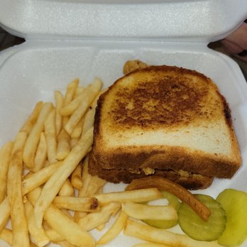 Huddle House - Chicken tender sandwich - Diners Near Me - Hueytown, Alabama Huddle House - Chicken tender sandwich - Diners Near Me - Hueytown, Alabama