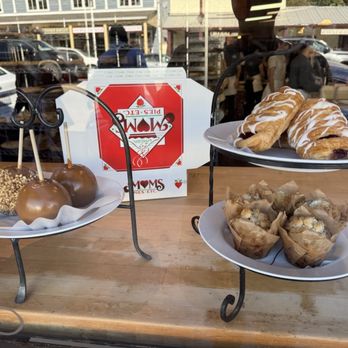 Mom's Pie House - In display window - Bakeries Near Me - Julian, California Mom's Pie House - In display window - Bakeries Near Me - Julian, California