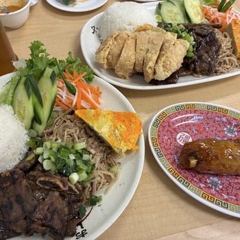Com Tam Dat Thanh - 22a, 17 and Cây Chạo Tôm / Grilled Shrimp on Sugarcane - Vietnamese Near Me - Sacramento, California