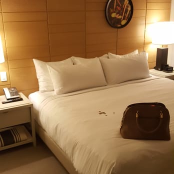 21c Museum Hotel Cincinnati - Nice bed so comfy! - Hotels Near Me - Cincinnati, Ohio 21c Museum Hotel Cincinnati - Nice bed so comfy! - Hotels Near Me - Cincinnati, Ohio