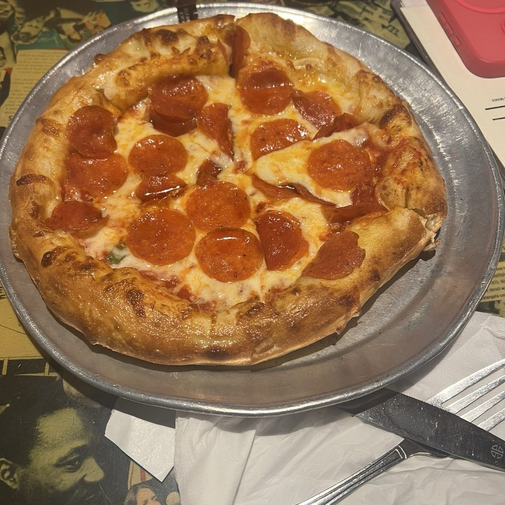 Barney's Beanery - Pep Pizza - 10 - Breakfast & Brunch Near Me - Santa Monica, California