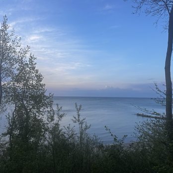 Huntington Beach - Sun is setting over Lake Erie (from the top of the stairs) - Beaches Near Me - Bay Village, Ohio Huntington Beach - Sun is setting over Lake Erie (from the top of the stairs) - Beaches Near Me - Bay Village, Ohio
