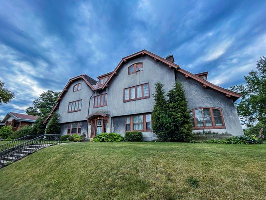 Photo of Leonard At Logan House, Bed & Breakfast - Grand Rapids, MI, US. Breathtaking!