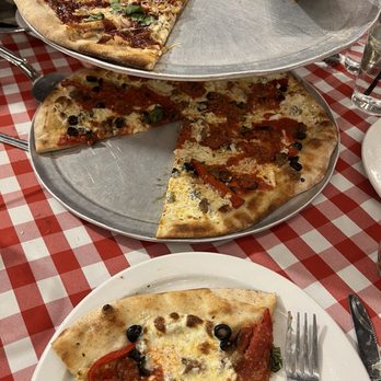 Grimaldi's Pizzeria - 16" Brooklyn Bridge Pizza - Pizza Near Me - Meridian, Idaho Grimaldi's Pizzeria - 16" Brooklyn Bridge Pizza - Pizza Near Me - Meridian, Idaho