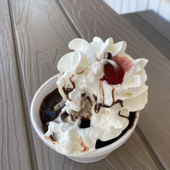Ernie's Ice Cream - Brownie sundae - Ice Cream & Frozen Yogurt Near Me - Mahwah, New Jersey