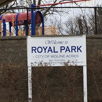Royal Park - This park entrance is behind a building on Chambers Road. There's also an entrance on Royal. - Playgrounds Near Me - St Louis, Missouri Royal Park - This park entrance is behind a building on Chambers Road. There's also an entrance on Royal. - Playgrounds Near Me - St Louis, Missouri