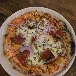 Hunter pizza that was flavorless, 1/3 was crust and undercooked Hunter pizza that was flavorless, 1/3 was crust and undercooked