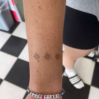 Side Show Tattoo & Piercing - Tattoo Near Me - Los Angeles, California