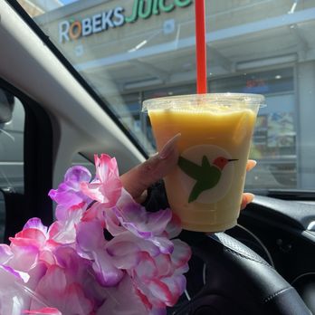 Elite Experience: Robeks - Small Mahalo mango smoothie - Yelp Events Near Me - San Marcos, California